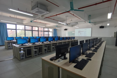 軟件服務(wù)新突破 學(xué)院動(dòng)態(tài)引領(lǐng)產(chǎn)學(xué)研一體化發(fā)展